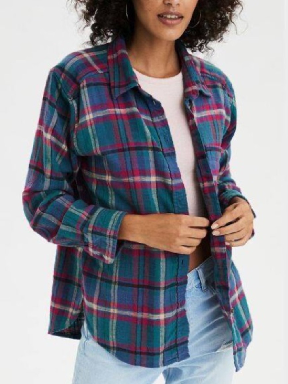 American Eagle plaid flannel boyfriend fit button down. Relaxed fit size small